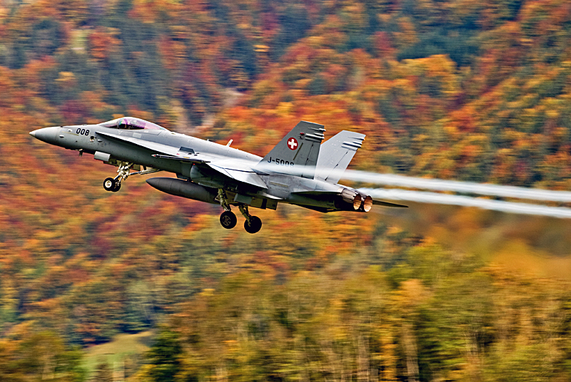 096_Meiringen_FA-18C Hornet.jpg